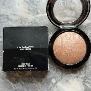 New MAC Mineralize Skinfinish Highlighter - Soft & Gentle